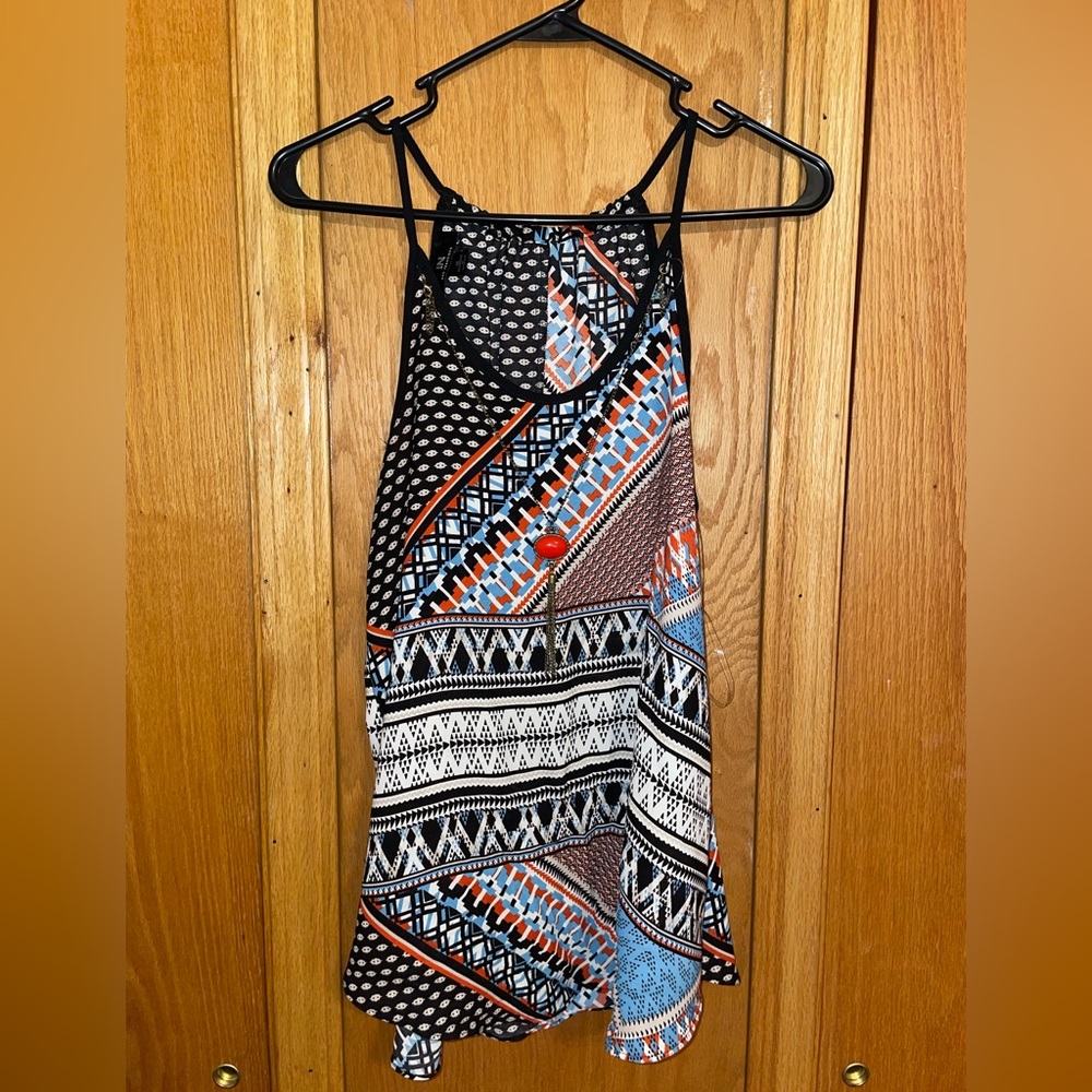 Medium tank top with built in necklace